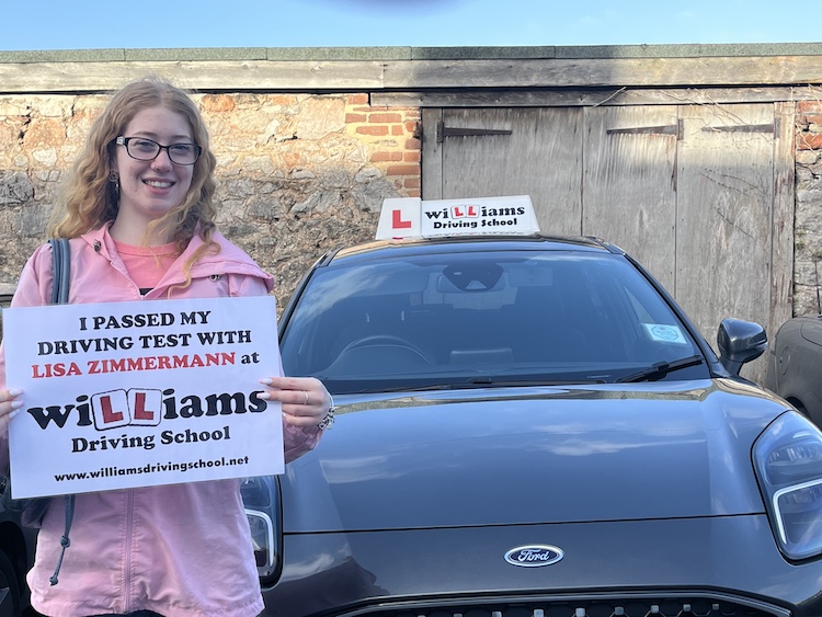 Jessica Bowden from Torquay passed her practical driving test with Williams Driving School