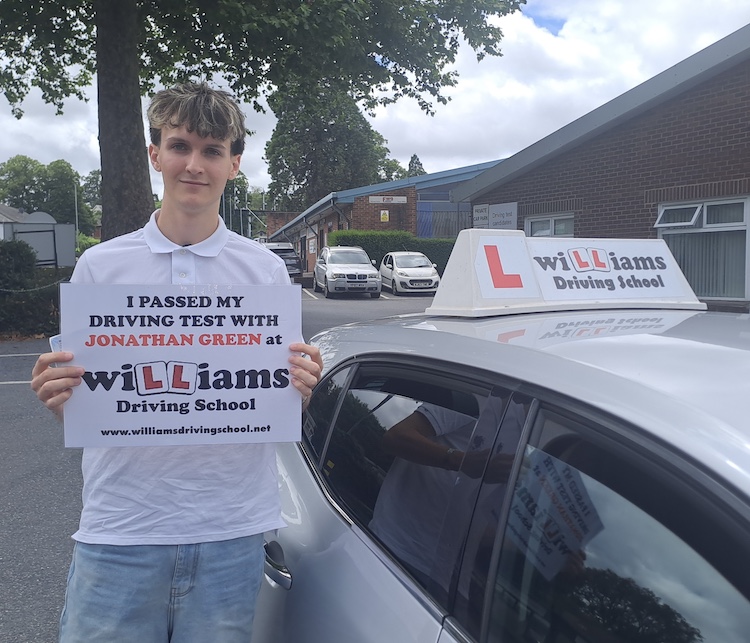 Oliver from Teignmouth passed his practical driving test with Williams Driving School